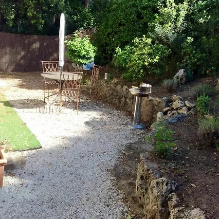 With One Bedroom In Saint-raphael, With Enclosed Garden And Apartamento