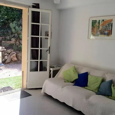 公寓 With One Bedroom In Saint-raphael, With Enclosed Garden And *